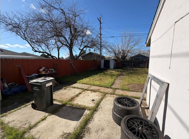 6207 Fairfax Way, North Highlands, CA 95660