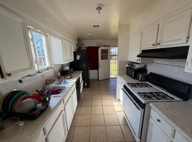 6207 Fairfax Way, North Highlands, CA 95660