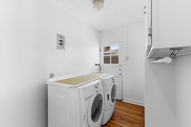 1423 Sigma Chi Road NE, Albuquerque, NM 87106