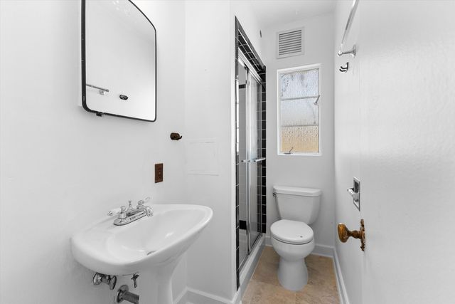 1423 Sigma Chi Road NE, Albuquerque, NM 87106