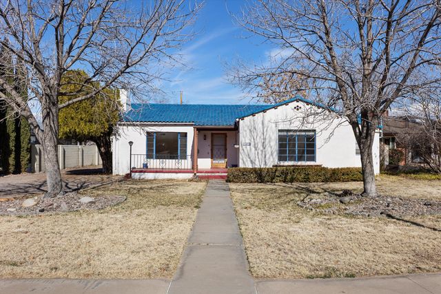 1423 Sigma Chi Road NE, Albuquerque, NM 87106