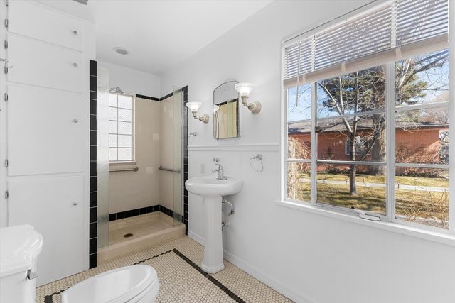 1423 Sigma Chi Road NE, Albuquerque, NM 87106