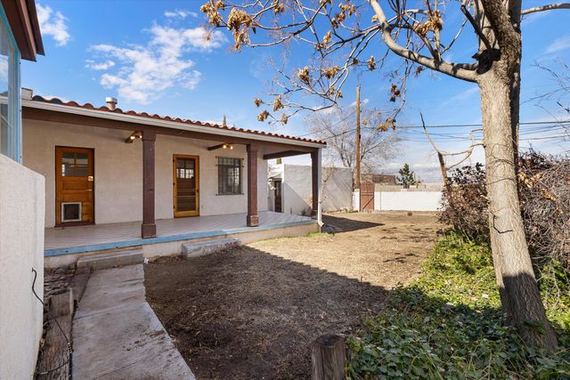 1423 Sigma Chi Road NE, Albuquerque, NM 87106