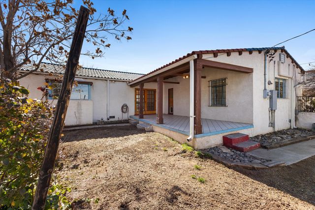 1423 Sigma Chi Road NE, Albuquerque, NM 87106