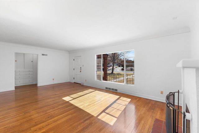 1423 Sigma Chi Road NE, Albuquerque, NM 87106