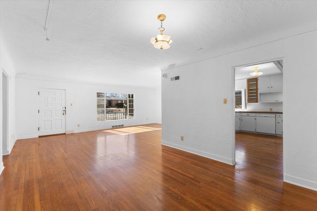 1423 Sigma Chi Road NE, Albuquerque, NM 87106