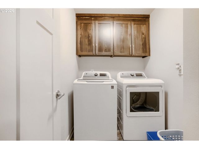 6360 Se HARKNESS Ln, Hillsboro, OR 97129