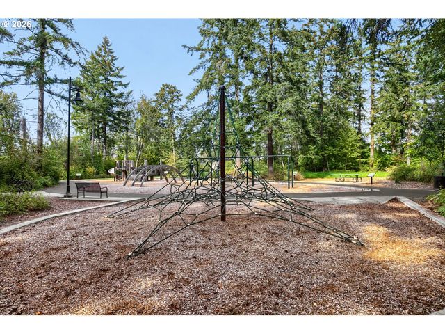 6360 Se HARKNESS Ln, Hillsboro, OR 97129
