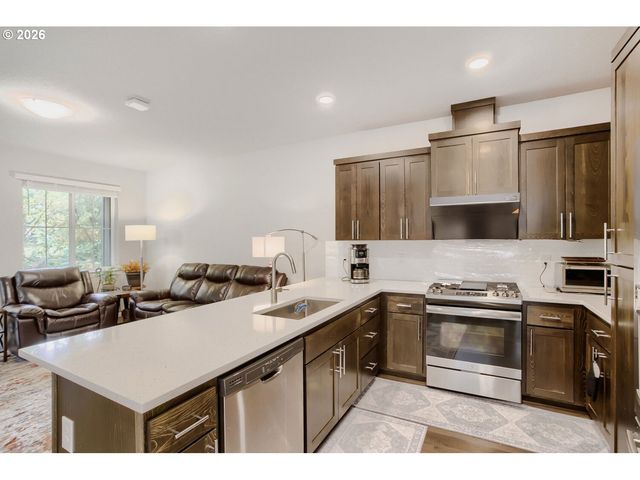 6360 Se HARKNESS Ln, Hillsboro, OR 97129