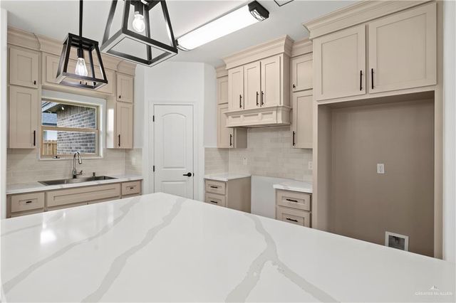 921 Brooks Drive, Alton, TX 78573