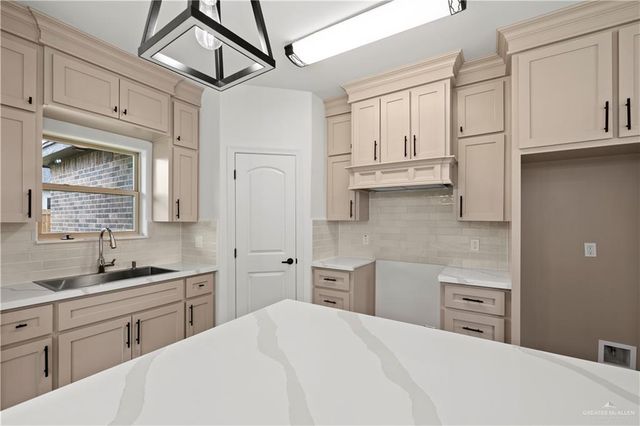 921 Brooks Drive, Alton, TX 78573