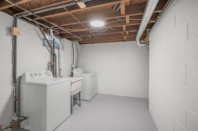 541 Manor Drive NE, Spring Lake Park, MN 55432