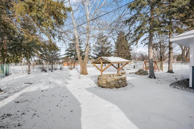 541 Manor Drive NE, Spring Lake Park, MN 55432