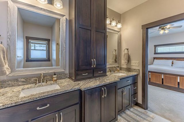 W7306 Sylvester ROAD, Holmen, WI 54636