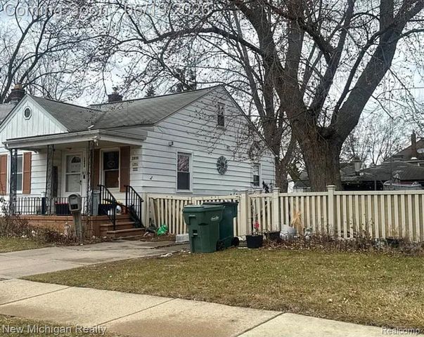 2090 Russell Avenue, Lincoln Park, MI 48146