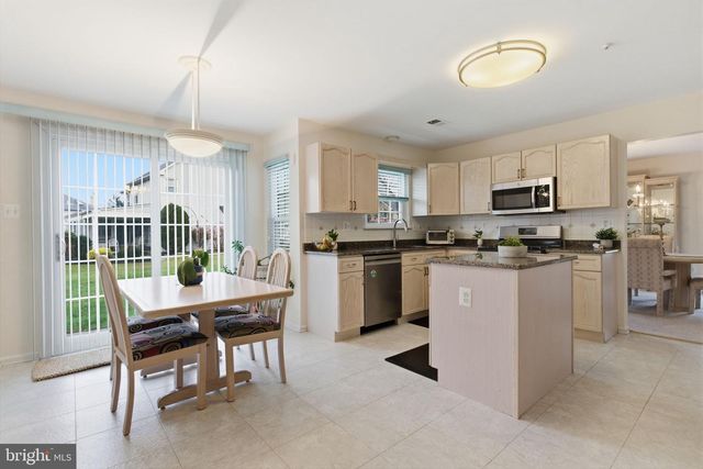 561 ZINN DR, Southampton, PA 18966