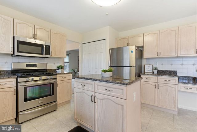 561 ZINN DR, Southampton, PA 18966