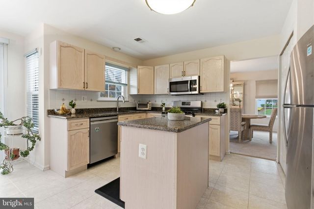 561 ZINN DR, Southampton, PA 18966