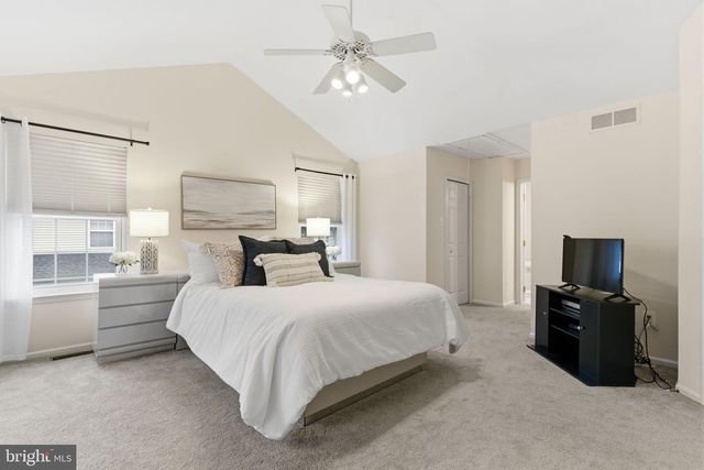 561 ZINN DR, Southampton, PA 18966