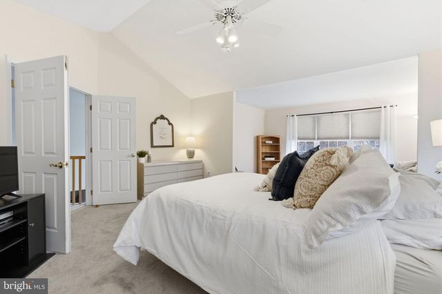 561 ZINN DR, Southampton, PA 18966