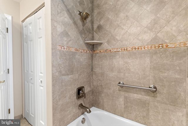 561 ZINN DR, Southampton, PA 18966