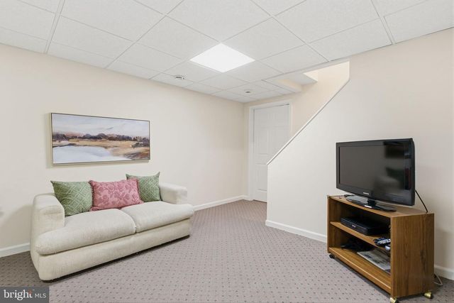 561 ZINN DR, Southampton, PA 18966