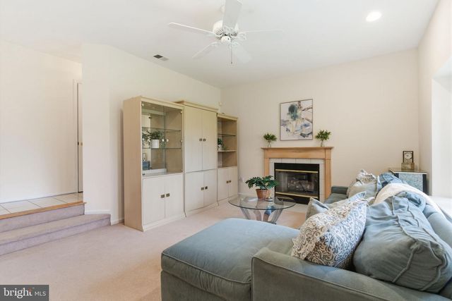 561 ZINN DR, Southampton, PA 18966