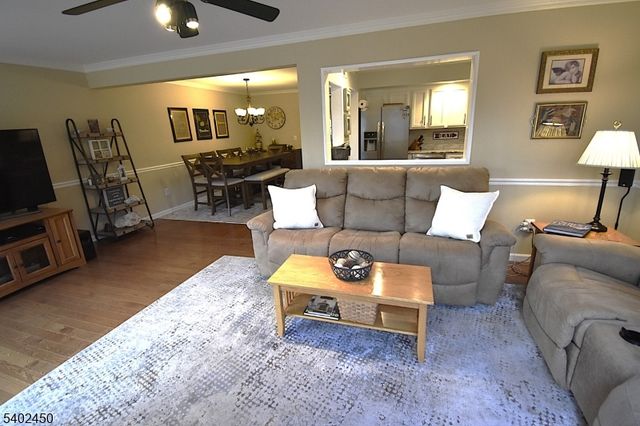 47 Edgefield Dr, Parsippany-troy Hills Twp., NJ 07950