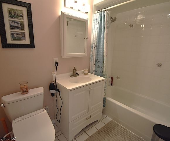 47 Edgefield Dr, Parsippany-troy Hills Twp., NJ 07950