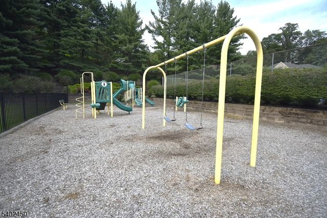 47 Edgefield Dr, Parsippany-troy Hills Twp., NJ 07950