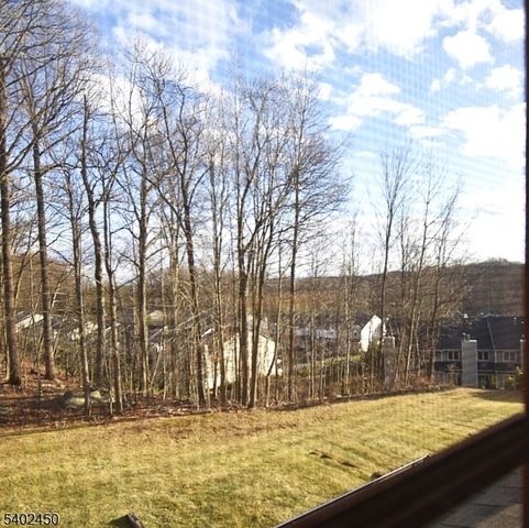 47 Edgefield Dr, Parsippany-troy Hills Twp., NJ 07950