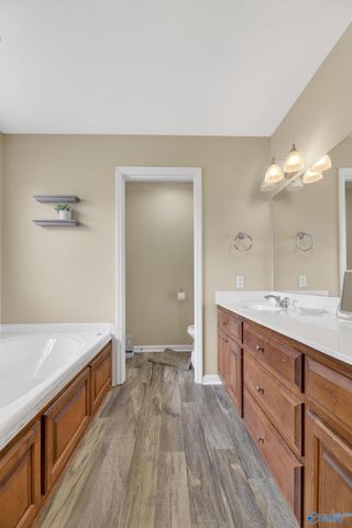 114 Royal Troon Drive, Rainbow City, AL 35906