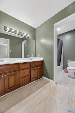 114 Royal Troon Drive, Rainbow City, AL 35906