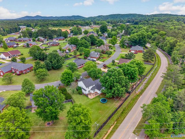 114 Royal Troon Drive, Rainbow City, AL 35906