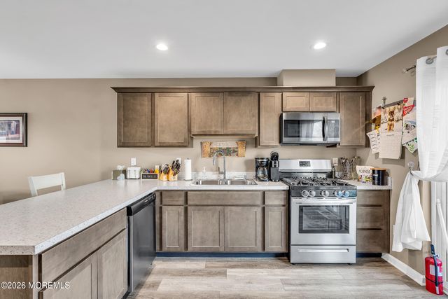 19 Berkeley Crossings Way 319, Bayville, NJ 08721