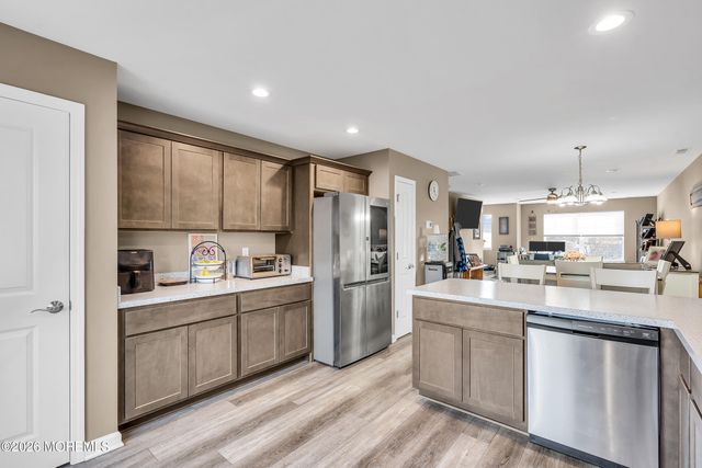 19 Berkeley Crossings Way 319, Bayville, NJ 08721