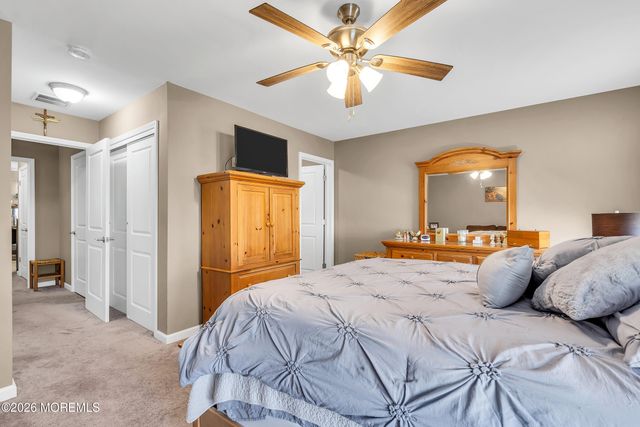 19 Berkeley Crossings Way 319, Bayville, NJ 08721