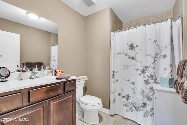 19 Berkeley Crossings Way 319, Bayville, NJ 08721