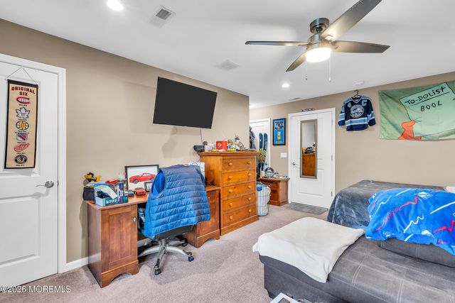 19 Berkeley Crossings Way 319, Bayville, NJ 08721