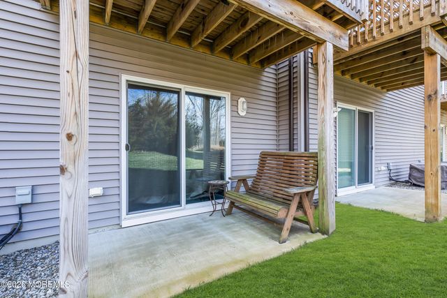 19 Berkeley Crossings Way 319, Bayville, NJ 08721