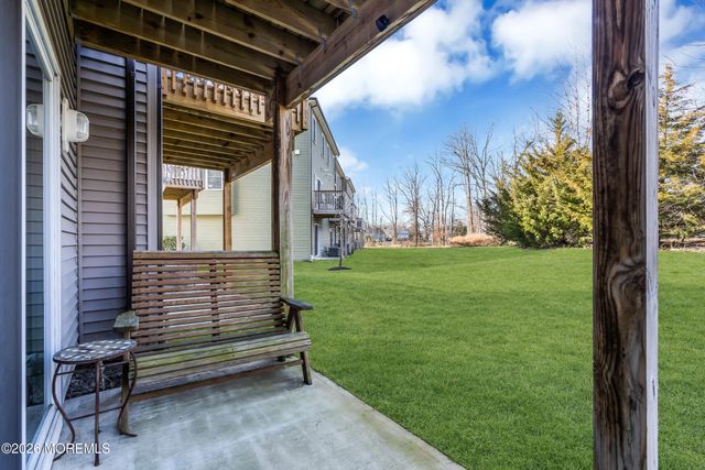 19 Berkeley Crossings Way 319, Bayville, NJ 08721