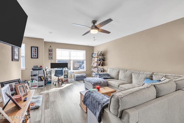 19 Berkeley Crossings Way 319, Bayville, NJ 08721