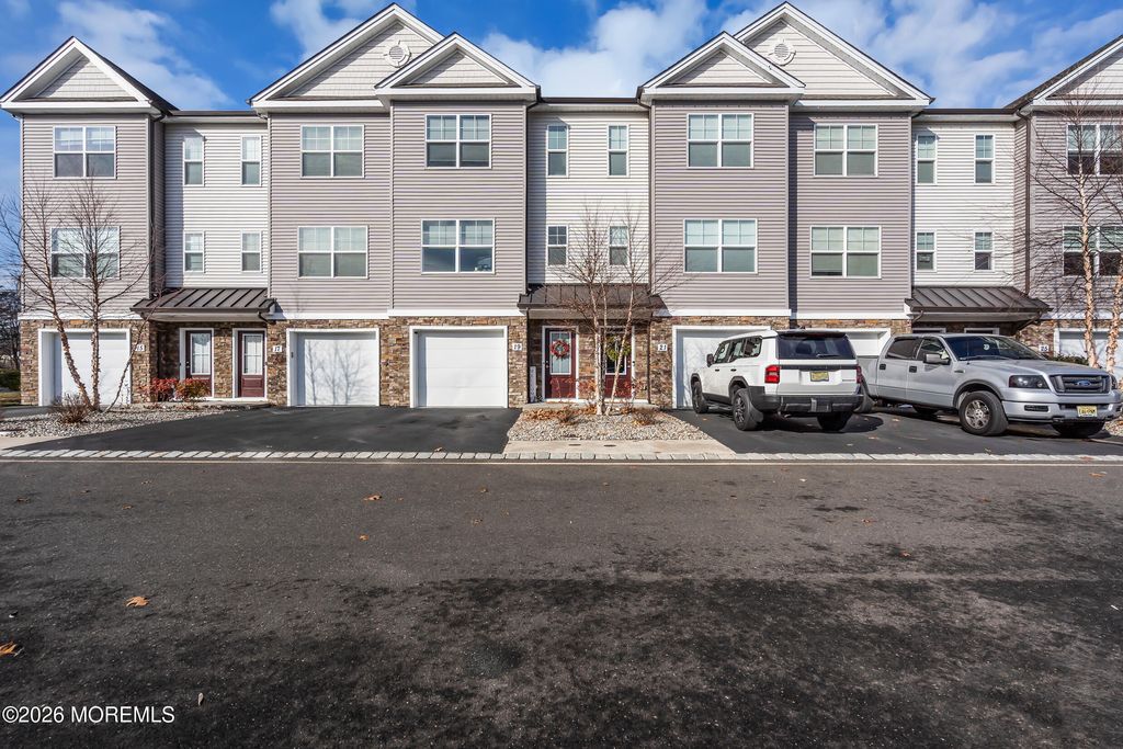 19 Berkeley Crossings Way 319, Bayville, NJ 08721