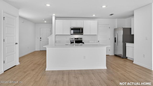 12058 YEW TREE Road, Jacksonville, FL 32218