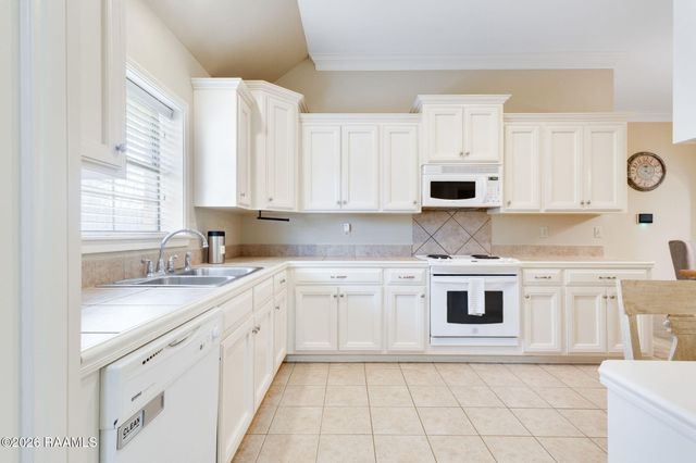 122 Saint Fabian Drive, Carencro, LA 70520