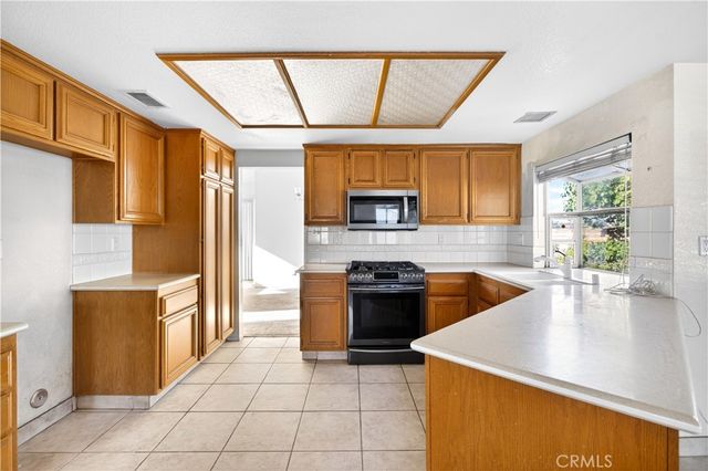 6727 Hawkley Drive, Riverside, CA 92506