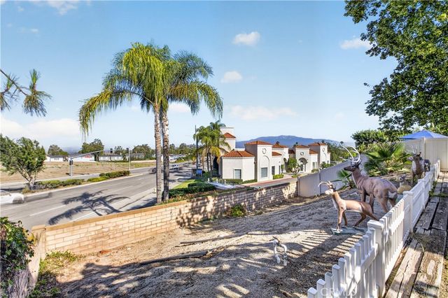 6727 Hawkley Drive, Riverside, CA 92506