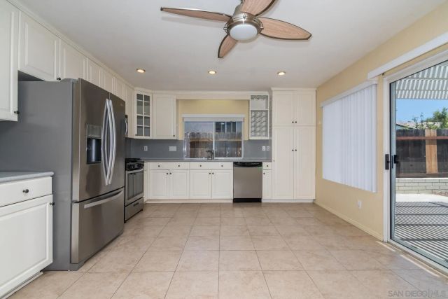 10939 Avenida Del Gato, San Diego, CA 92126