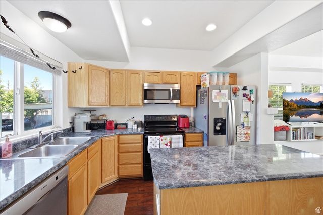 1546 S 850 W, Woods Cross, UT 84087