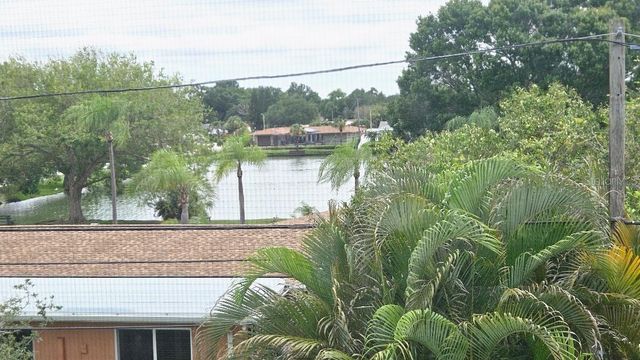 9815 47TH AVENUE N 303, St Petersburg, FL 33708